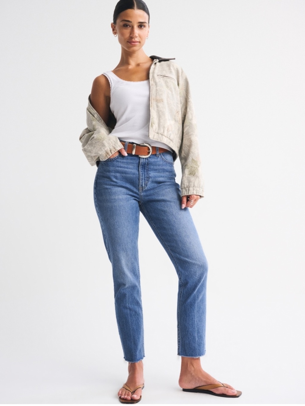 A&F Curve Love Ankle Straight Ultra High Rise  Jeans